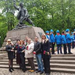 Адвокаты возложили цветы к памятнику Героя Советского Союза Марата Казея