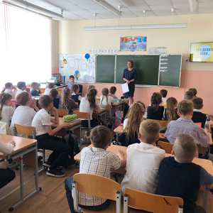 Адвокат Юлия Пырская провела лекцию среди учеников лекцию на тему "Что делать, если..."
