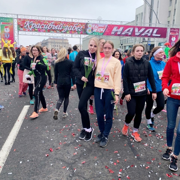 Забег, посвящённый Международному женскому Дню.